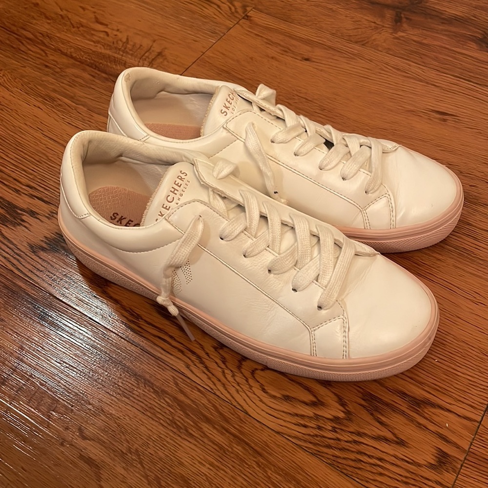 Sketchers white and pink sneakers